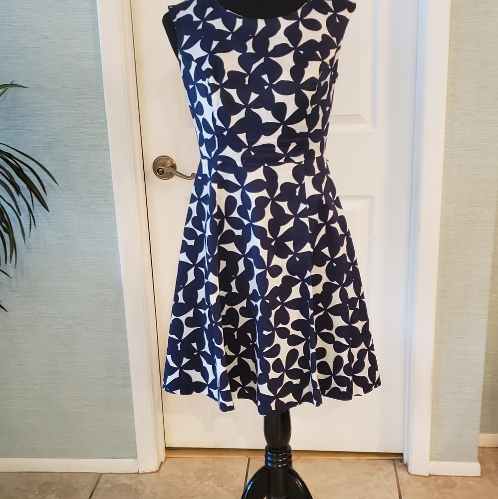 INC dress Navy and white